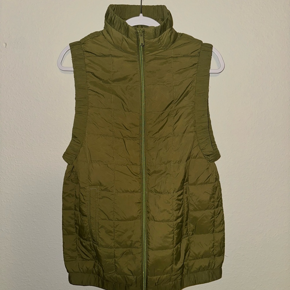 Free People Movement Piper Packable Vest Light
Army Green Size XS NWT! $128